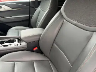 Ford Explorer 2025 AWD Active 4 puertas SUV