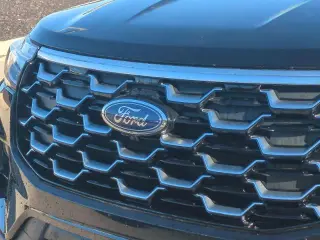 Ford Explorer 2025 AWD Platinum 4 puertas SUV