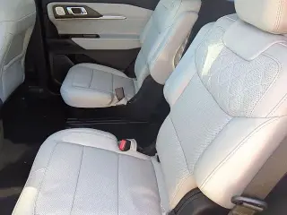 Ford Explorer 2025 AWD Platinum 4 puertas SUV