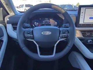 Ford Explorer 2025 AWD Platinum 4 puertas SUV
