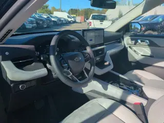 Ford Explorer 2025 AWD Platinum 4 puertas SUV
