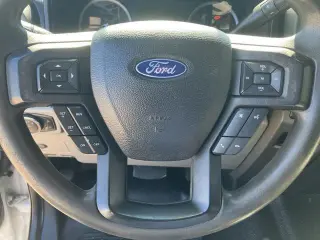 Ford F-250 Super Duty 2020 4x4 XL Cabina Super 4 puertas 6.8 pies. Caja pickup