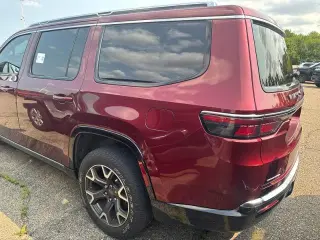 Jeep Wagoneer 2022 4x4 Serie III Carbide 4 puertas SUV