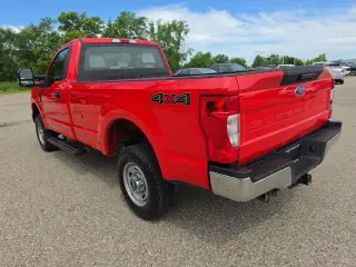 Ford F-250 Super Duty 2022 4x4 XL Cabina Regular 2 puertas 8 pies LB Pickup