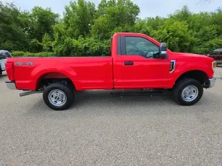 Ford F-250 Super Duty 2022 4x4 XL Cabina Regular 2 puertas 8 pies LB Pickup