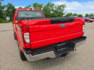 Ford F-250 Super Duty 2022 4x4 XL Cabina Regular 2 puertas 8 pies LB Pickup
