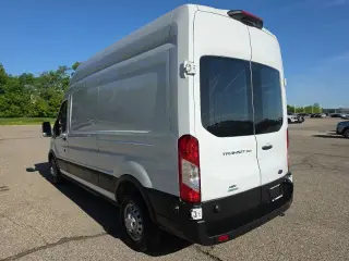 Ford Transit 2023 AWD 350 3 puertas LWB Techo Alto Furgón de Carga