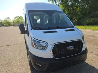 Ford Transit 2023 AWD 350 3 puertas LWB Techo Alto Furgón de Carga