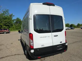 Ford Transit 2023 AWD 350 3 puertas LWB Techo Alto Furgón de Carga