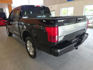 Ford F-150 2020 4x4 Platinum 4 puertas SuperCrew 5.5 pies. SB