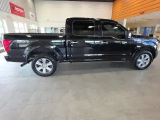 Ford F-150 2020 4x4 Platinum 4 puertas SuperCrew 5.5 pies. SB