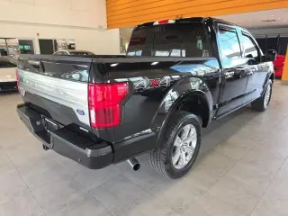 Ford F-150 2020 4x4 Platinum 4 puertas SuperCrew 5.5 pies. SB