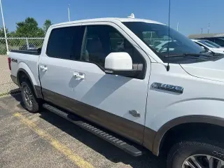 Ford F-150 2020 4x4 King Ranch 4 puertas SuperCrew 5.5 pies. SB