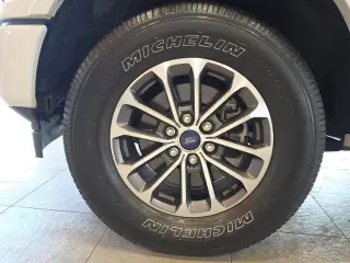 Ford F-150 2020 4x4 XLT 4 puertas SuperCrew 5.5 pies. SB