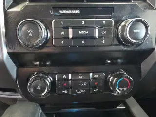 Ford F-150 2020 4x4 XLT 4 puertas SuperCrew 5.5 pies. SB