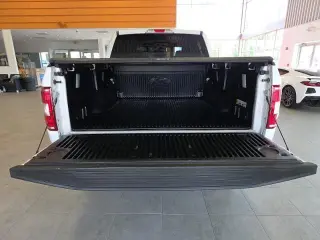 Ford F-150 2020 4x4 XLT 4 puertas SuperCrew 5.5 pies. SB
