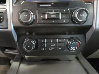 Ford F-150 2019 4x4 XLT 4 puertas SuperCrew 5.5 pies SB