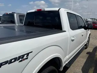 Ford F-150 2019 4x4 Lariat 4 puertas SuperCrew 5.5 pies. Caja corta