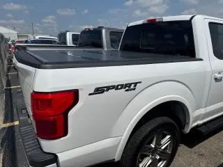 Ford F-150 2019 4x4 Lariat 4 puertas SuperCrew 5.5 pies. Caja corta