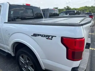 Ford F-150 2019 4x4 Lariat 4 puertas SuperCrew 5.5 pies. Caja corta