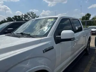 Ford F-150 2019 4x4 Lariat 4 puertas SuperCrew 5.5 pies. Caja corta