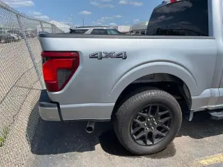 Ford F-150 2024 4x4 STX 4 puertas SuperCrew 5.5 pies. SB