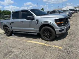 Ford F-150 2024 4x4 STX 4 puertas SuperCrew 5.5 pies. SB