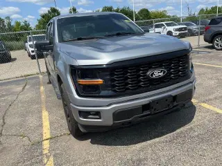 Ford F-150 2024 4x4 STX 4 puertas SuperCrew 5.5 pies. SB
