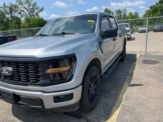 Ford F-150 2024 4x4 STX 4 puertas SuperCrew 5.5 pies. SB