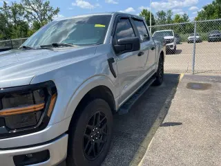 Ford F-150 2024 4x4 STX 4 puertas SuperCrew 5.5 pies. SB