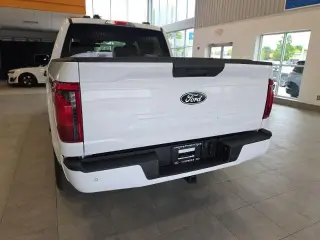 Ford F-150 2024 4x4 STX 4 puertas SuperCrew 5.5 pies. SB