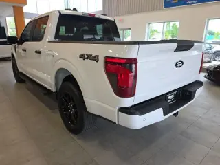 Ford F-150 2024 4x4 STX 4 puertas SuperCrew 5.5 pies. SB
