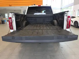 Ford F-150 2024 4x4 STX 4 puertas SuperCrew 5.5 pies. SB