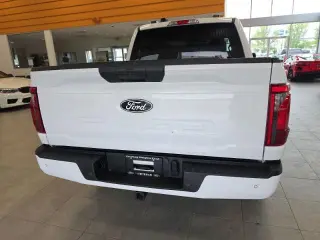 Ford F-150 2024 4x4 STX 4 puertas SuperCrew 5.5 pies. SB