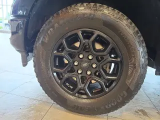 Ford F-150 2024 4x4 XLT 4 puertas SuperCrew 5.5 pies. SB
