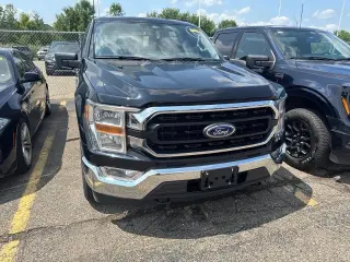 Ford F-150 2022 4x4 XLT 4 puertas SuperCrew 5.5 pies. SB