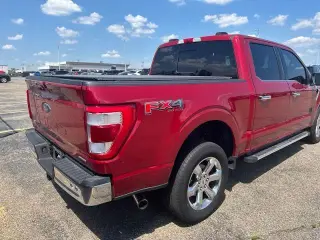 Ford F-150 2022 4x4 Lariat 4 puertas SuperCrew 6.5 pies. SB