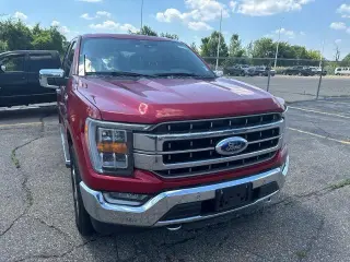 Ford F-150 2022 4x4 Lariat 4 puertas SuperCrew 6.5 pies. SB