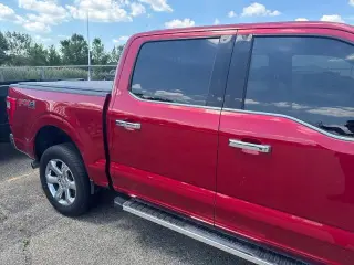Ford F-150 2022 4x4 Lariat 4 puertas SuperCrew 6.5 pies. SB