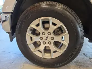 Ford F-150 2023 4x4 XLT 4 puertas SuperCrew 6.5 pies. SB