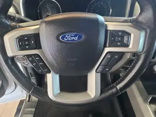 Ford F-150 2018 4x4 Lariat 4 puertas SuperCrew 6.5 pies. SB