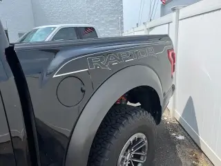 Ford F-150 2019 4x4 Raptor 4 puertas SuperCrew 5.5 pies. Caja corta
