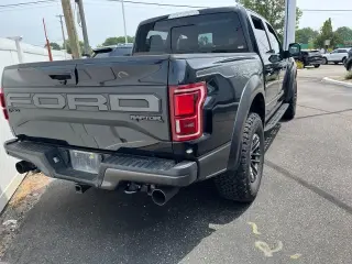 Ford F-150 2019 4x4 Raptor 4 puertas SuperCrew 5.5 pies. Caja corta