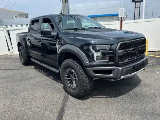 Ford F-150 2019 4x4 Raptor 4 puertas SuperCrew 5.5 pies. Caja corta