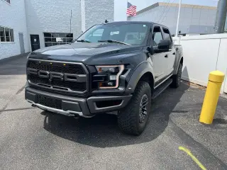 Ford F-150 2019 4x4 Raptor 4 puertas SuperCrew 5.5 pies. Caja corta