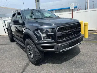 Ford F-150 2019 4x4 Raptor 4 puertas SuperCrew 5.5 pies. Caja corta