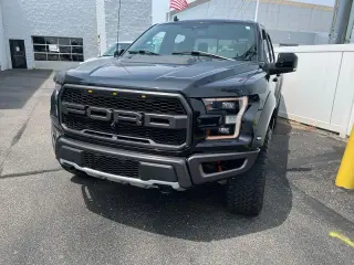 Ford F-150 2019 4x4 Raptor 4 puertas SuperCrew 5.5 pies. Caja corta