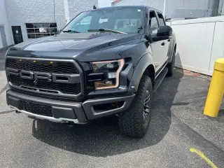Ford F-150 2019 4x4 Raptor 4 puertas SuperCrew 5.5 pies. Caja corta