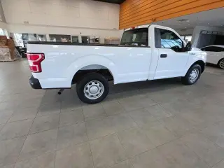Ford F-150 2018 4x2 XL 2 puertas Cabina Regular 8 pies. LB