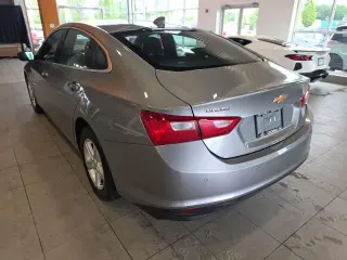 Chevrolet Malibu 2024 LT 4 puertas Sedán con 1LT